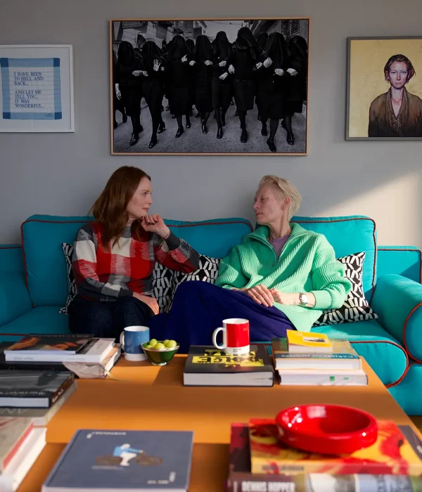 Julianne Moore & Tilda Swinton in THE ROOM NEXT DOOR