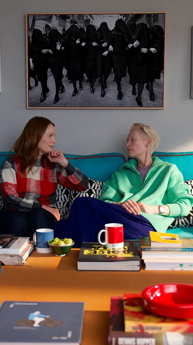 Julianne Moore & Tilda Swinton in THE ROOM NEXT DOOR