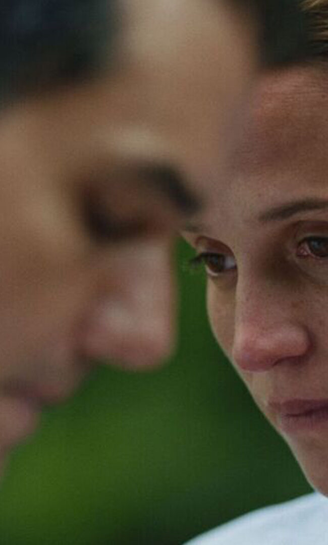 Alicia Vikander and Wagner Moura in THE LAST DAY