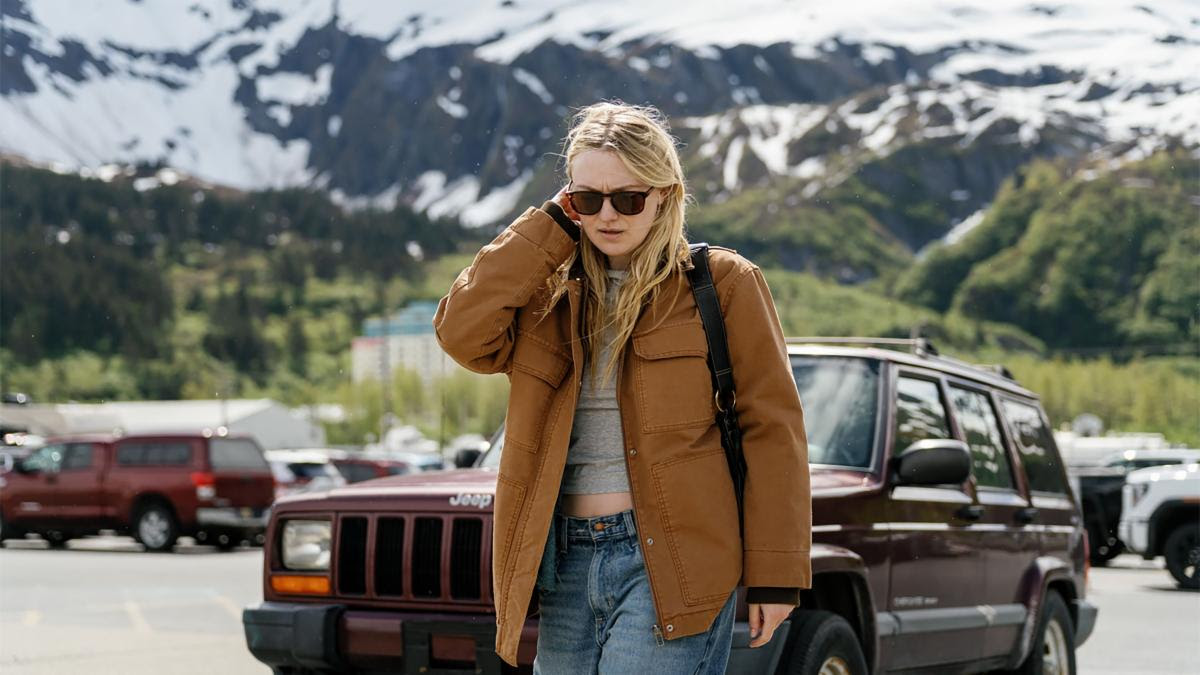 Dakota Fanning in Joe Swanberg's THE SUN NEVER SETS